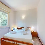 Front 7 By Bookinggardalake Villa *