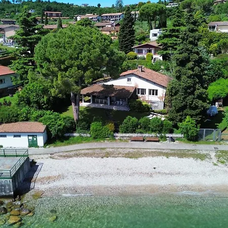 Front 7 By Bookinggardalake Manerba del Garda
