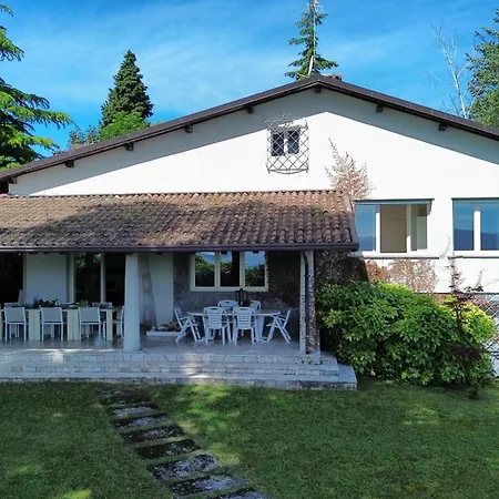 Villa Front 7 By Bookinggardalake *